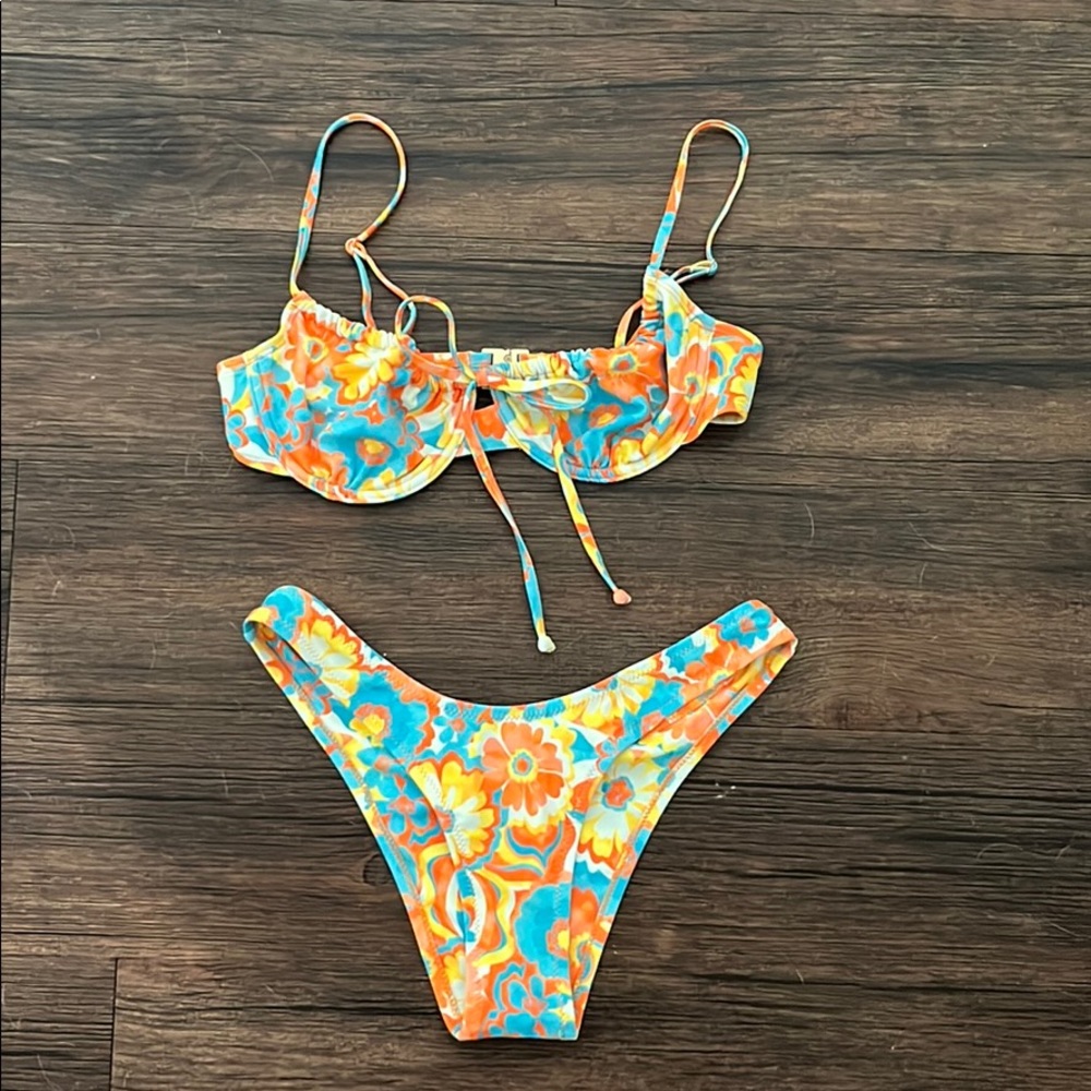 Kulani Kinis bikini set
